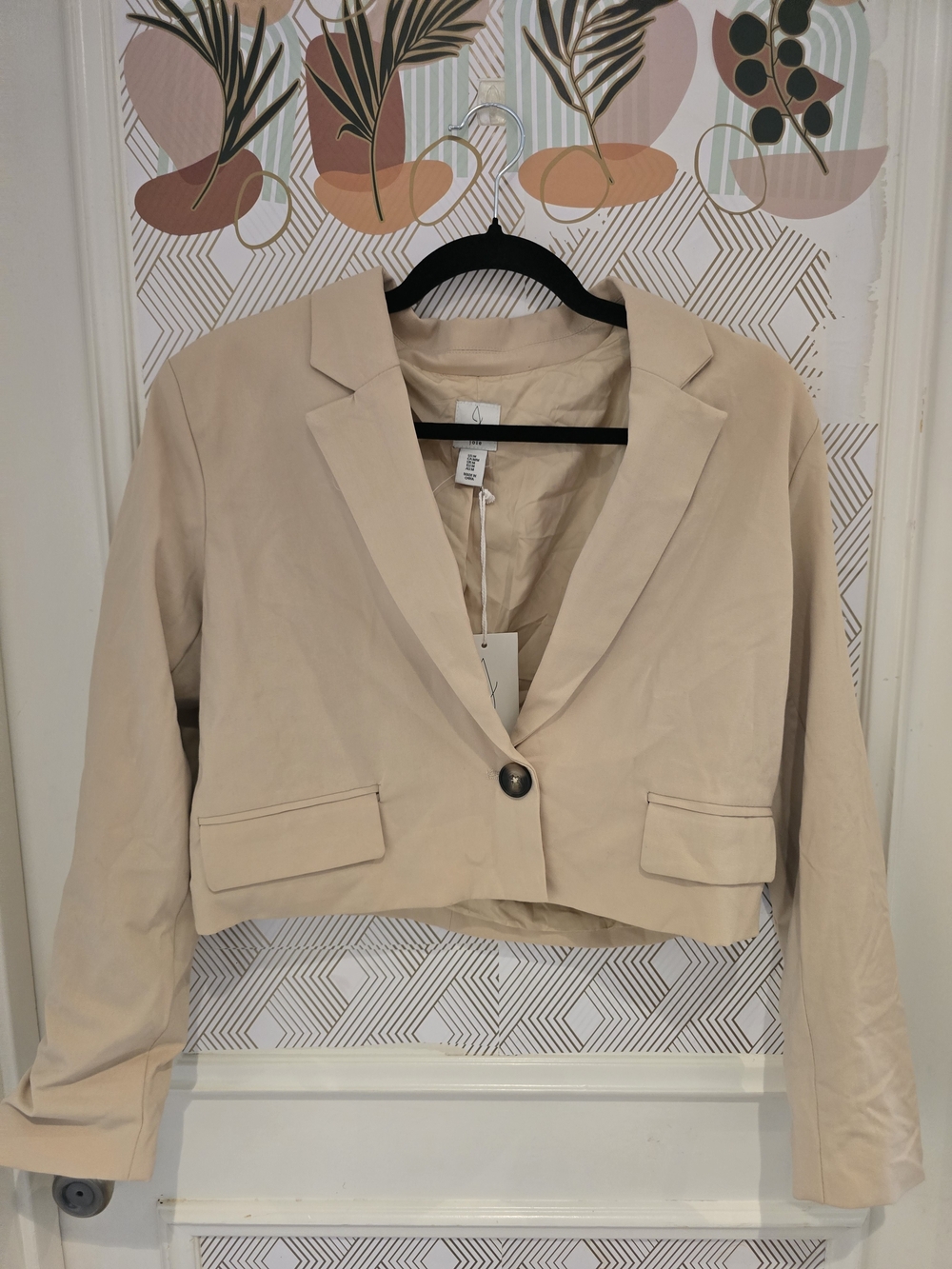 Cropped Beige Women's Blazer Jacket - Classic Single-Button